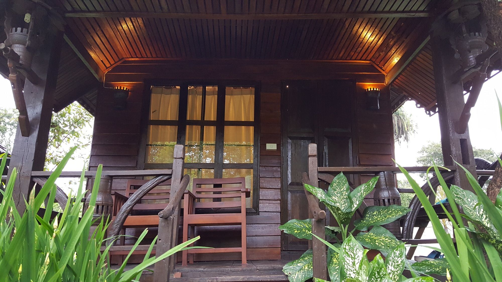 Montania Lifestyle Hotel Пханом Экстерьер фото
